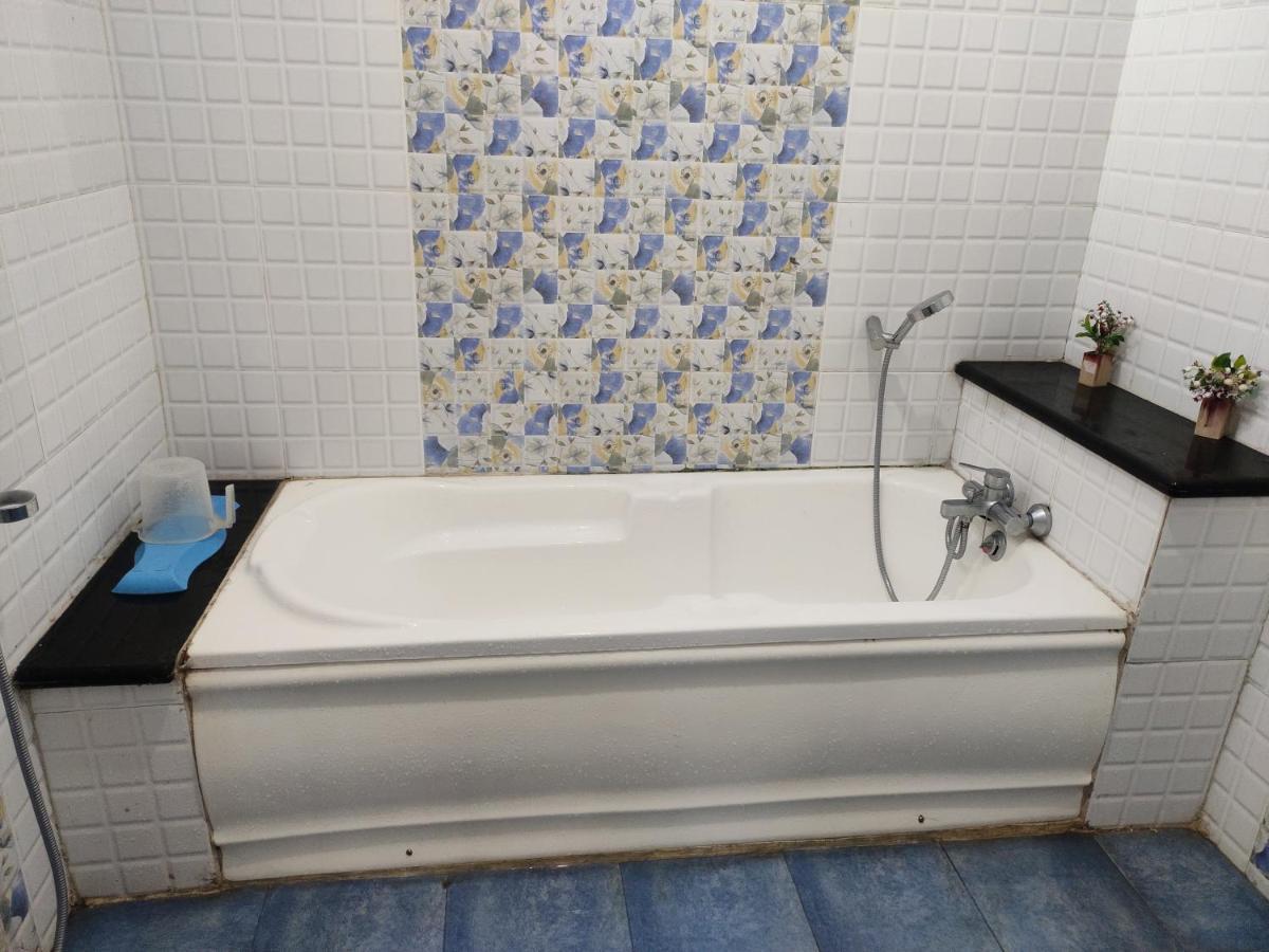 Subasree Cottage Tirunallar Экстерьер фото